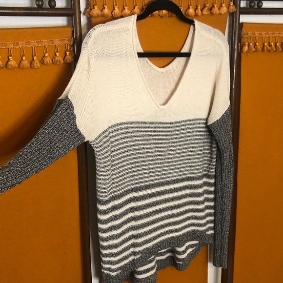 C&C Oversized Sweater - Picture 2 of 4